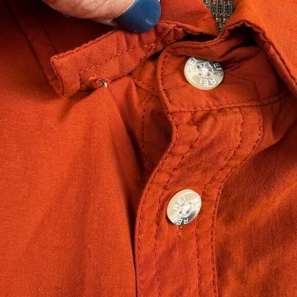 REI Men's Shirt Button Down UPF Hiking Fishing Rust Size Medium Gorpcore Outdoor - Picture 5 of 16